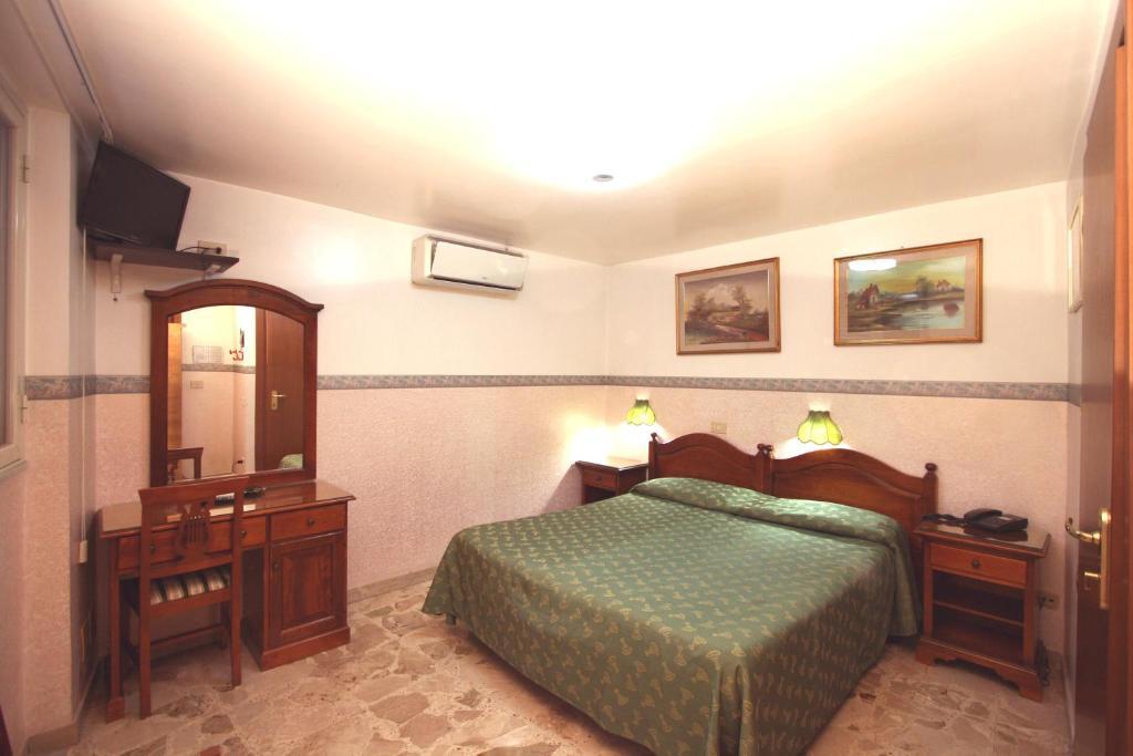 Hotel Cortese Палермо Стая снимка